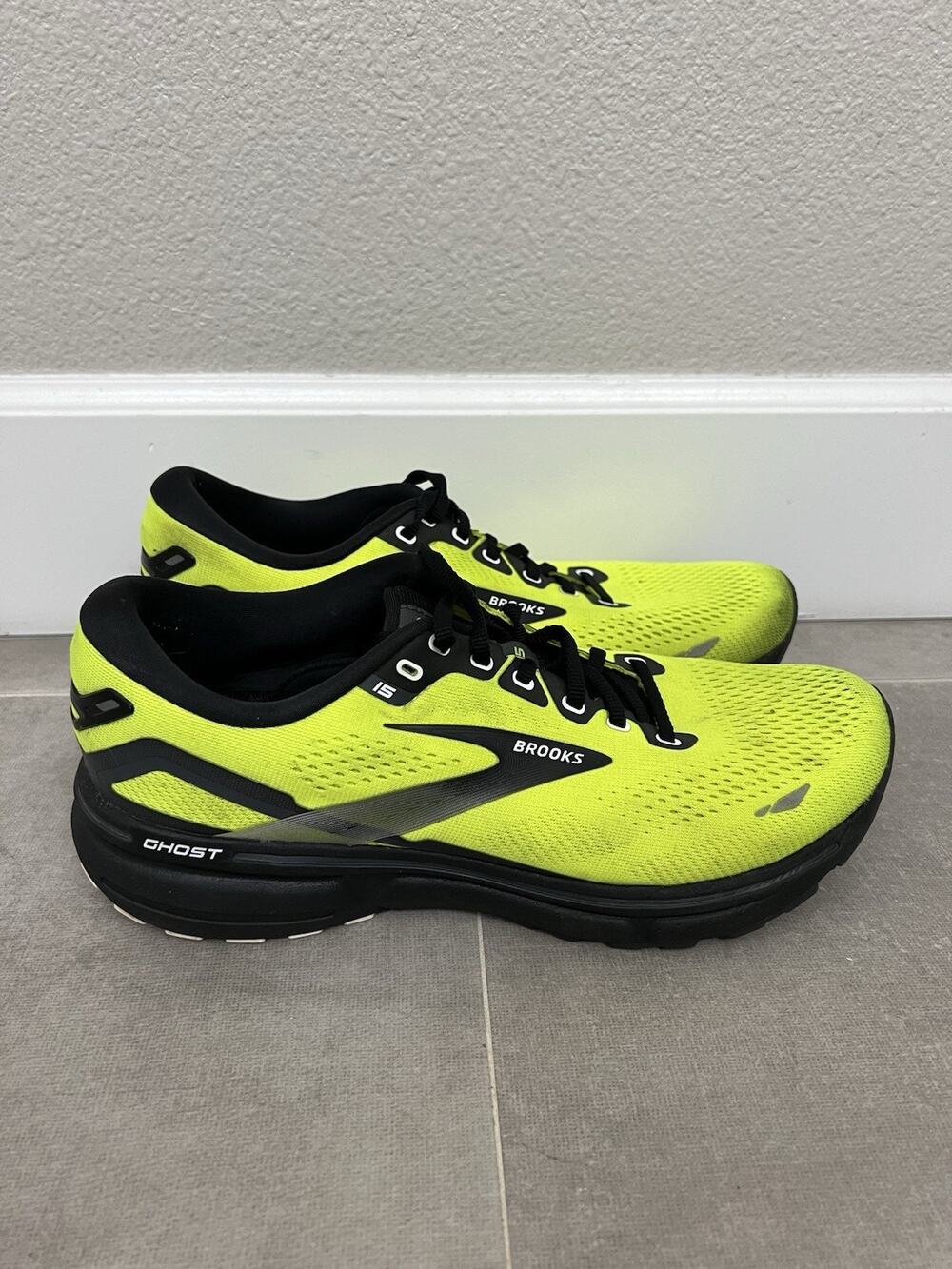 Brooks Ghost 15 Men's Size 10 Yellow Nightlife Running Shoes 1103931D762